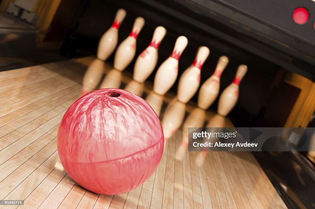 Bowling ball mit pins