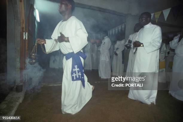 Cérémonie de l'Eglise du Christianisme Céleste à Petit Bassam, en Côte d'Ivoire.