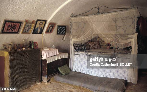 Chambre à l'intérieur d'une maison traditionnelle à Matmata, Tunisie.