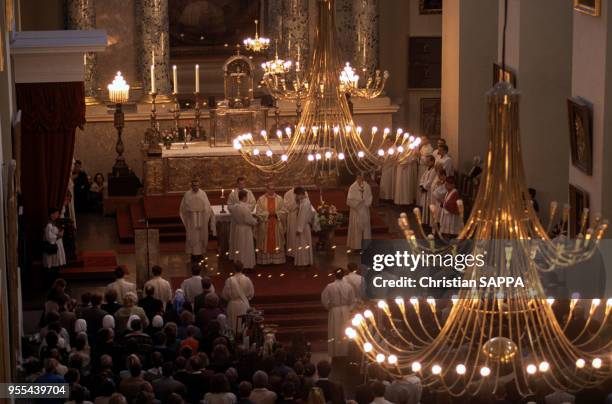 Messe dans la cathédrale de Vilnius, Lituanie.