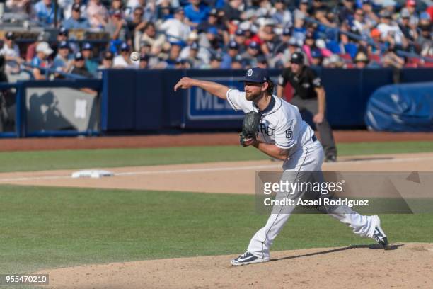 Relief pitcher Kirby Yates of San Diego Padres, pitches on the eight inning during the MLB game against the Los Angeles Dodgers at Estadio de Beisbol...