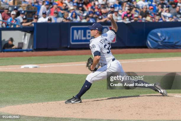 Relief pitcher Craig Stammen of San Diego Padres pitches in the sixth inning during the MLB game against the Los Angeles Dodgers at Estadio de...