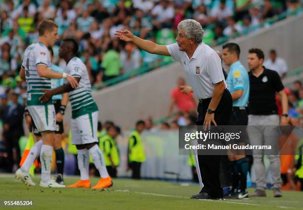 Coach Ricardo Ferretti of tigres gives directions during the quarter finals second leg match between Santos Laguna and Tigres UANL as part of the...