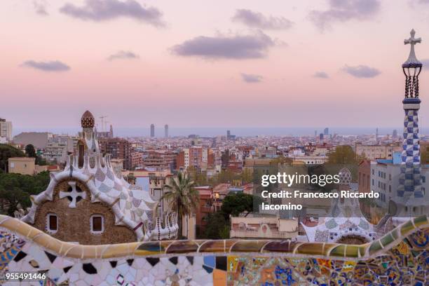 parc guell - francesco riccardo iacomino spain stock pictures, royalty-free photos & images