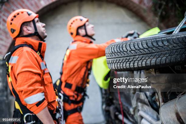 Firefighter Rope Rescue Photos and Premium High Res Pictures - Getty Images