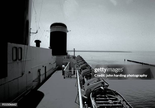 sundeck and aft funnel ss united states - aft of a ship stock pictures, royalty-free photos & images