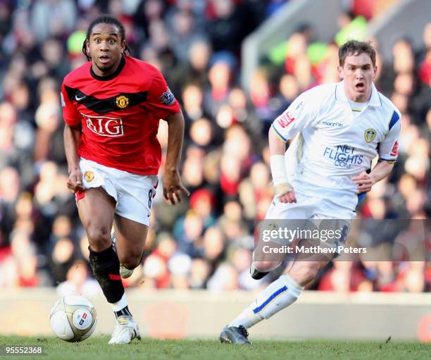 Anderson of Manchester United clashes with Neil Kilkenny of Leeds United during the FA Cup Sponsored by E.On Third Round match between Manchester...