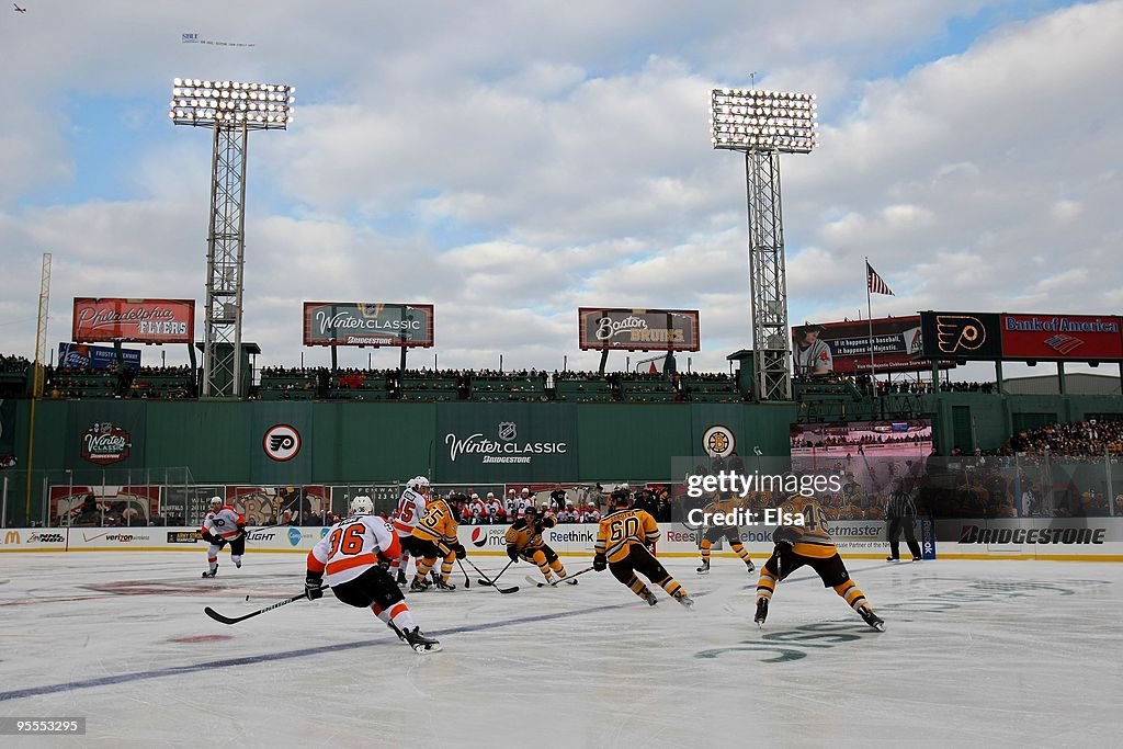 2010 Bridgestone Winter Classic - Philadelphia Flyers v Boston Bruins