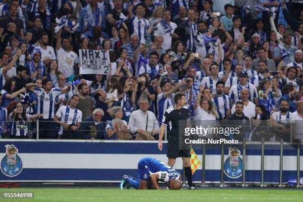 Porto's Algerian forward Yacine Brahimi celebrates after score a goal during the Premier League 2017/18 match between FC Porto and CD Feirense, at...