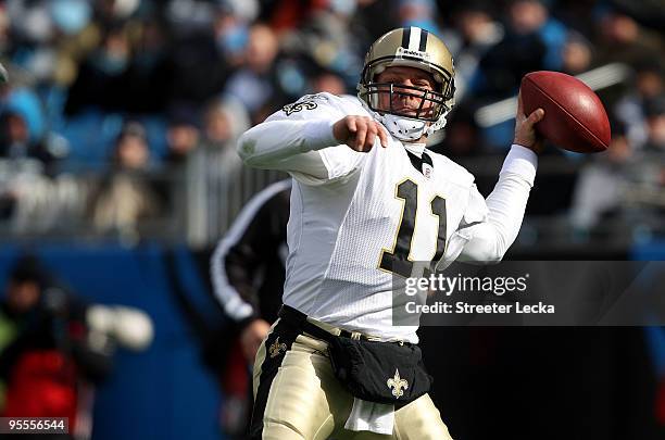 Mark Brunell of the New Orleans Saints drops back to throw a pass against the Carolina Panthers during their game at Bank of America Stadium on...