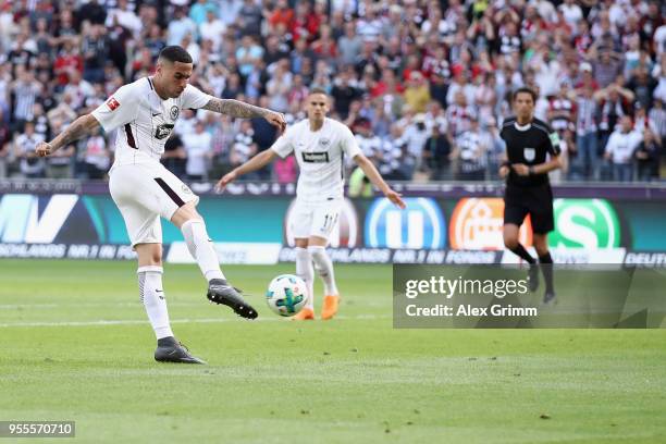 Omar Mascarell of Frankfurt celebrates his team's second goal during the Bundesliga match between Eintracht Frankfurt and Hamburger SV at...