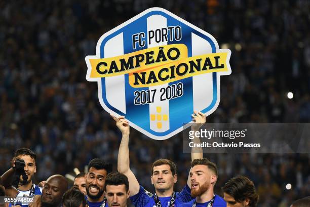 Iker Casillas of FC Porto, team mates players and coaching staff celebrate winning the title after the Primeira Liga match between FC Porto and...