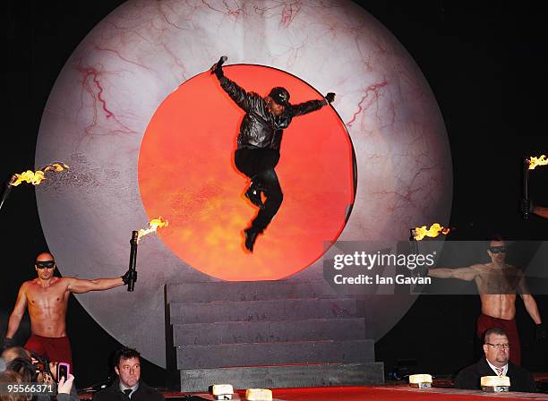 Sisqo enters the Celebrity Big Brother House at Elstree Studios on January 3, 2010 in Borehamwood, England.