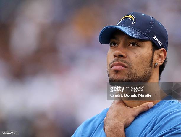 Wide Receiver Vincent Jackson of the San Diego Chargers watches from the sidelines during the Washington Redskins v San Diego Chargers NFL Game on...