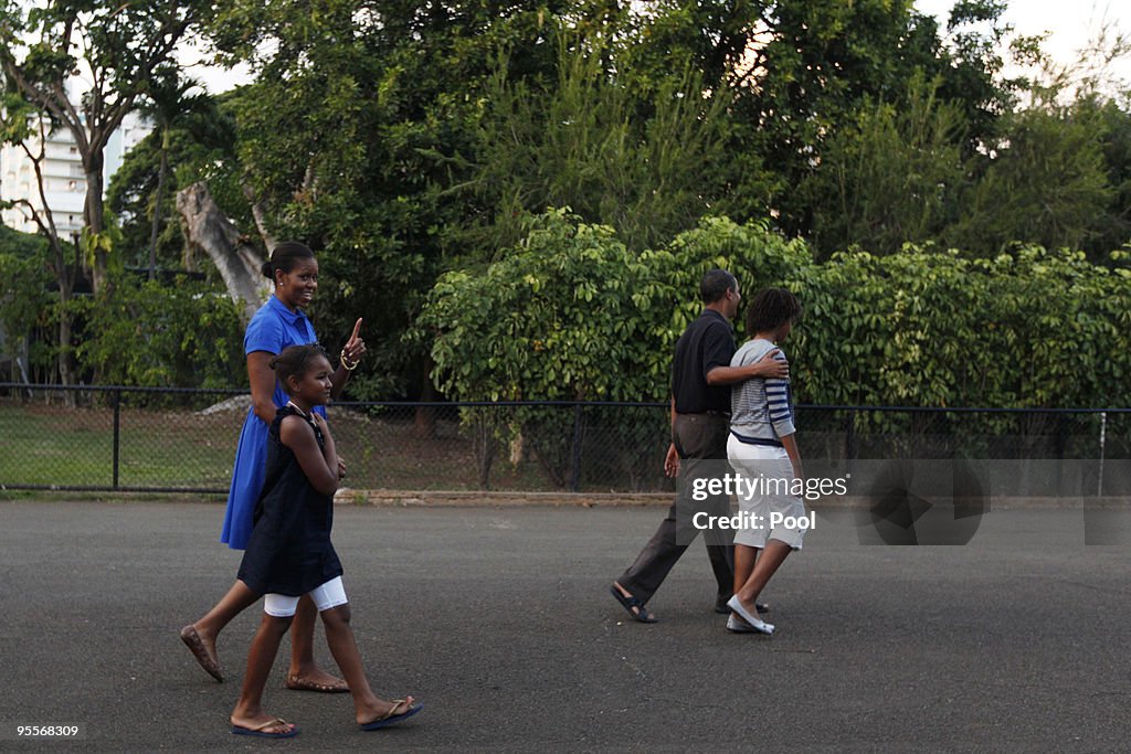 Obama Family Vacations In Hawaii