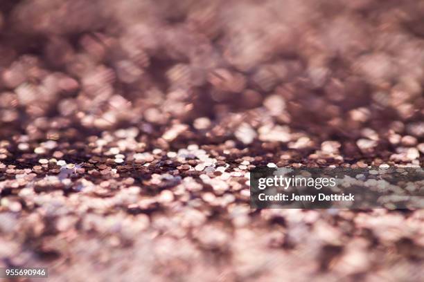 rose gold glitter background - red gold party stock pictures, royalty-free photos & images