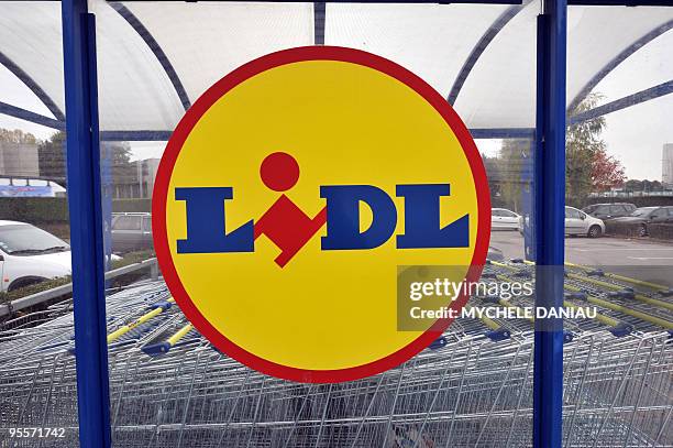 Picture shows the logo of a Lidl discount supermarket on October 13, 2008 in Herouville Saint-Clair, Normandy. AFP PHOTO MYCHELE DANIAU