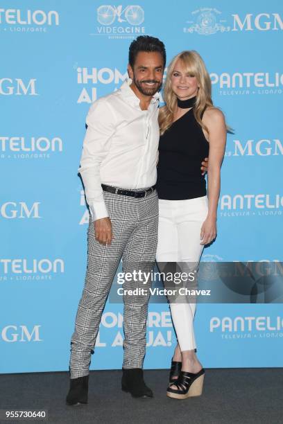 Anna Faris and Eugenio Derbez attend a press conference to promote the film "Overboard " at St. Regis Hotel on May 7, 2018 in Mexico City, Mexico.