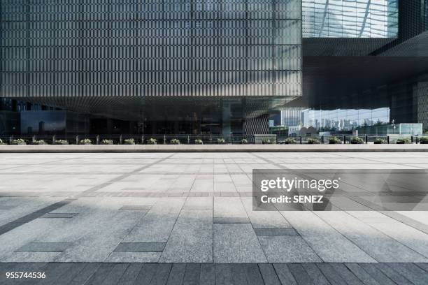 empty square front of modern architectures - stadstorg bildbanksfoton och bilder