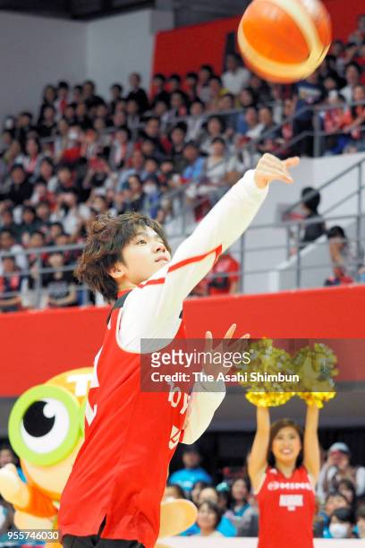 Figure skater Shoma Uno shoots prior to the B.League B1 match between Alvark Tokyo and Kyoto Hannaryz at Tachikawa Tachihi Arena on May 6, 2018 in...