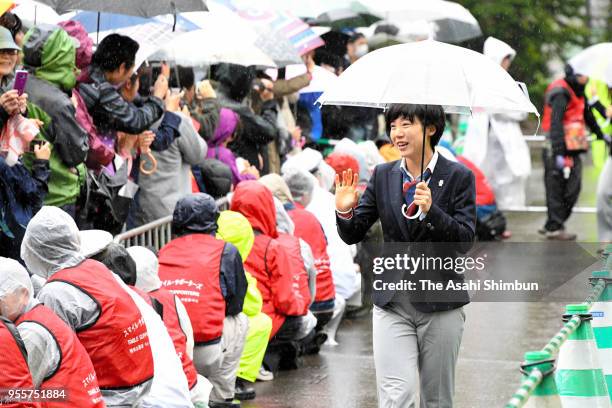 Miho Takagi waves to fans during the homecoming ceremony on May 6, 2018 in Sapporo, Hokkaido, Japan.