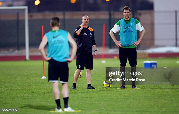 Thomas Schaaf , head coach of Bremen gives instructions during the Werder Bremen training session at the Al Wasl training ground on January 4, 2010...