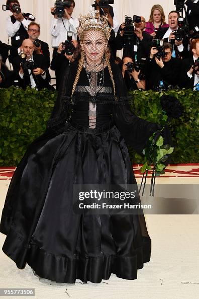 Heavenly Bodies: Fashion & The Catholic Imagination Costume Institute Gala Heavenly Bodies: Fashion & The Catholic Imagination Costume Institute Gala
