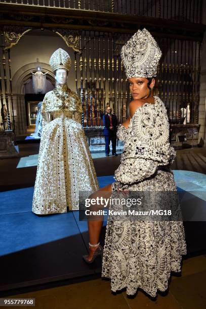 NY: Heavenly Bodies: Fashion & The Catholic Imagination Costume Institute Gala - Inside