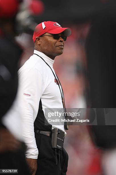 Head coach Mike Singletary of the San Francisco 49ers during the NFL game against the Detroit Lions at Candlestick Park on December 27, 2009 in San...