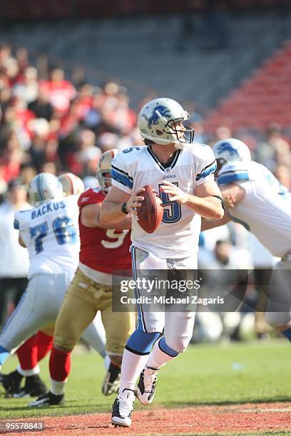 Drew Stanton of the Detroit Lions looks to pass the ball during the NFL game against the San Francisco 49ers at Candlestick Park on December 27, 2009...