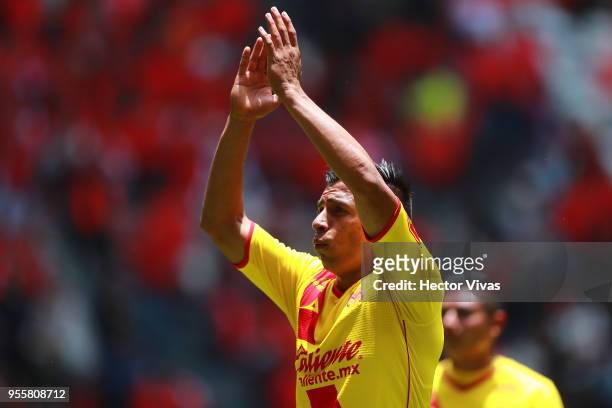 Raul Ruidiaz of Morelia greets the fans during the quarter finals second leg match between Toluca and Morelia as part of the Torneo Clausura 2018...