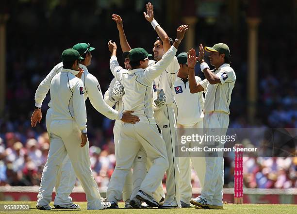 Umar Gul of Pakistan celebrates dismissing Ricky Ponting of Australia during day three of the Second Test match between Australia and Pakistan at...