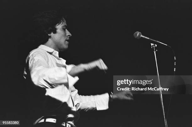 Robert Palmer performs live at The Savoy Club in 1980 in San Francisco, California.