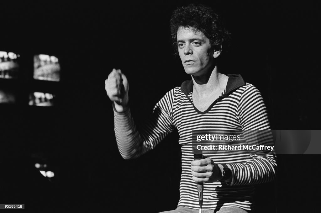 Lou Reed Performs Live