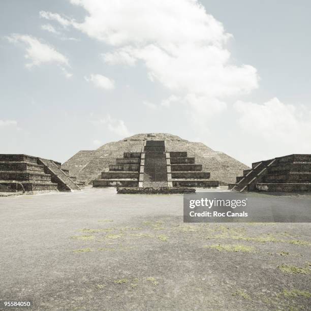 Aztec Pyramids Map Aztec Pyramids Photos and Premium High Res Pictures - Getty Images
