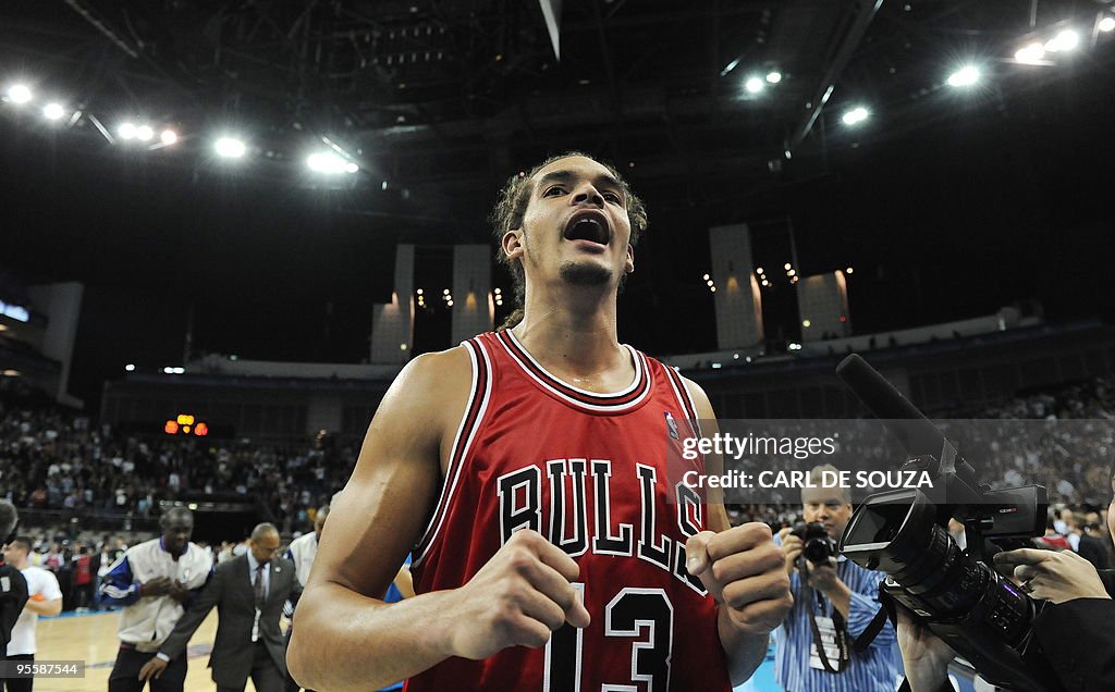 Chicago Bulls' Joakim Noah celebrates af