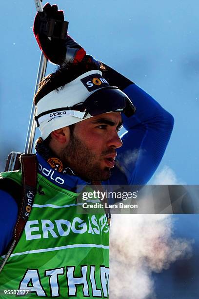 Simon Fourcade of France prepares to shoot during the training session for the e.on Ruhrgas IBU Biathlon World Cup on January 5, 2010 in Oberhof,...