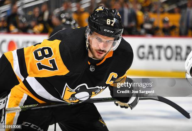 Sidney Crosby of the Pittsburgh Penguins skates against the Washington Capitals in Game Four of the Eastern Conference Second Round during the 2018...