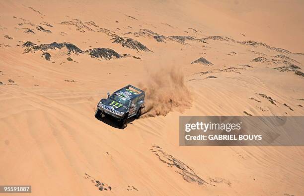 Robby Gordon steers his Hummer during the 4th stage of the Dakar 2010 between Fiambala, Argentina, and Copiapo, Chile, on January 5, 2010. US Robby...