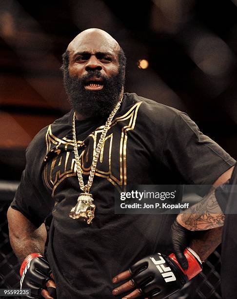 Fighter Kimbo Slice celebrates after beating UFC fighter Houston Alexander during their Heavyweight fight at The Ultimate Fighter Season 10 Finale on...