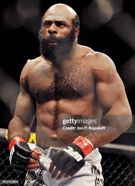 Slice Ufc Kimbo Slice Ufc Photos and Premium High Res Pictures - Getty Images