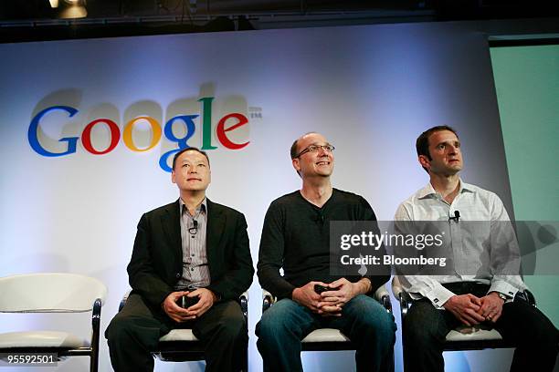 Peter Chou, chief executive officer of HTC Corp., left, Andy Rubin, vice president of engineering for Google Inc., center, and Mario Queiroz, vice...