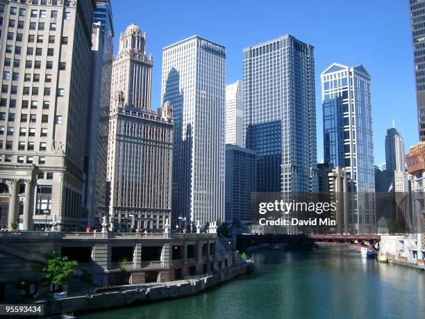 chicago - wacker drive - view of michigan avenue bridge stock pictures, royalty-free photos & images