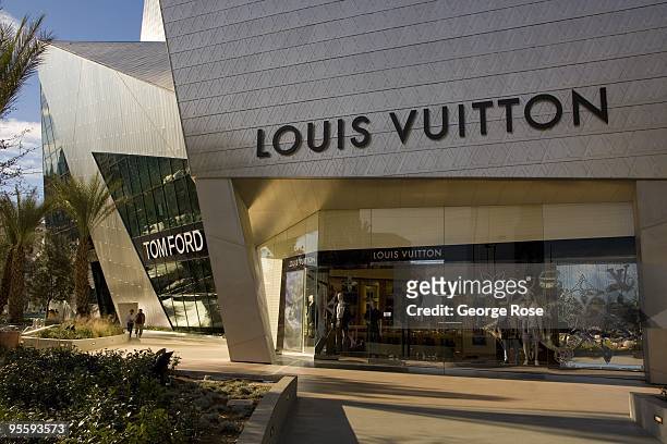 458 Louis Vuitton In Las Vegas Stock Photos, High-Res Pictures, and Images  - Getty Images