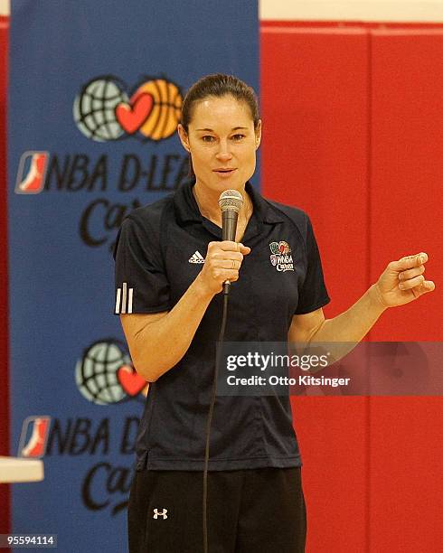 Former WNBA player Jennifer Azzi speaks to school kids during the NBA D-League FIT Clinic at Heritage Middle School on January 5, 2010 in Meridian,...