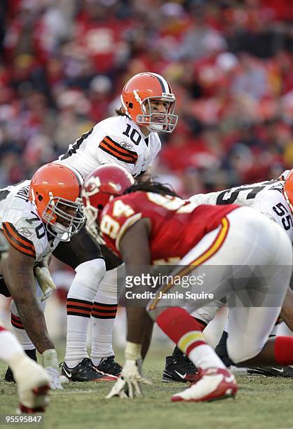 Quarterback Brady Quinn of the Cleveland Browns stands behind center during their NFL game against the Kansas City Chiefs on December 20, 2009 at...