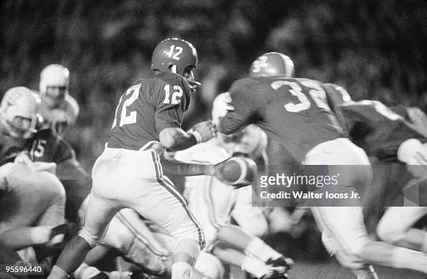 Orange Bowl: Alabama QB Joe Namath in action, handoff vs Texas. Miami, FL 1/1/1965 CREDIT: Walter Iooss Jr.