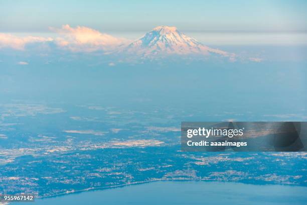 aerial view southwest over tacoma to mount rainer - tacoma snow stock pictures, royalty-free photos & images