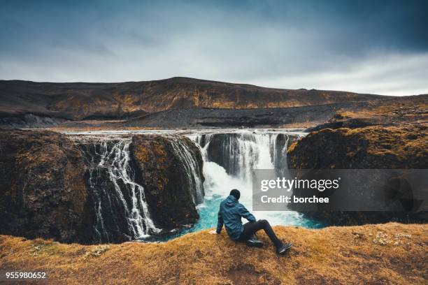 sigoldufoss in ijsland - ijsland panorama stockfoto's en -beelden