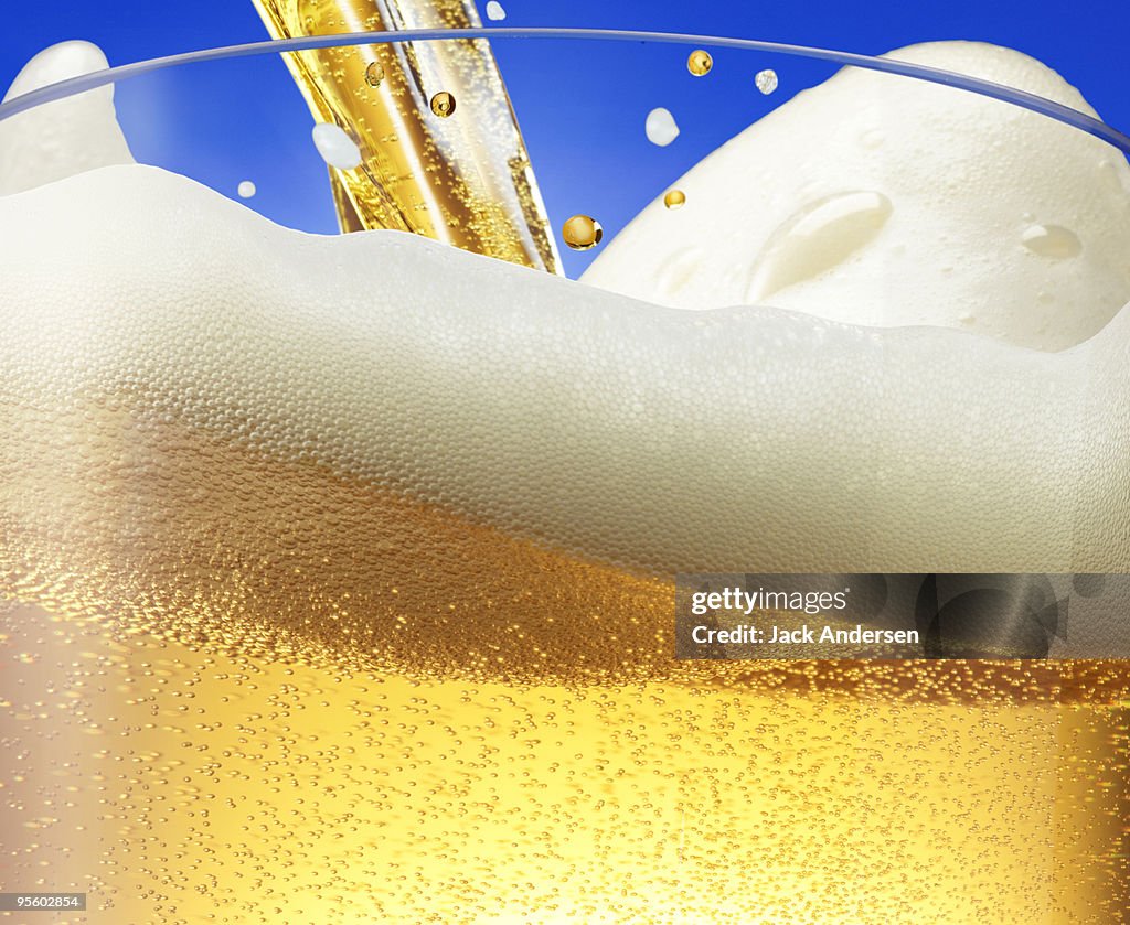 Beer foam wave